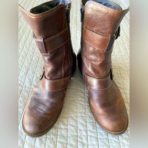 Motto Boots Paul Green
